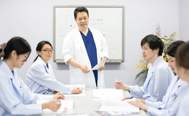 英文抄読会のイメージ